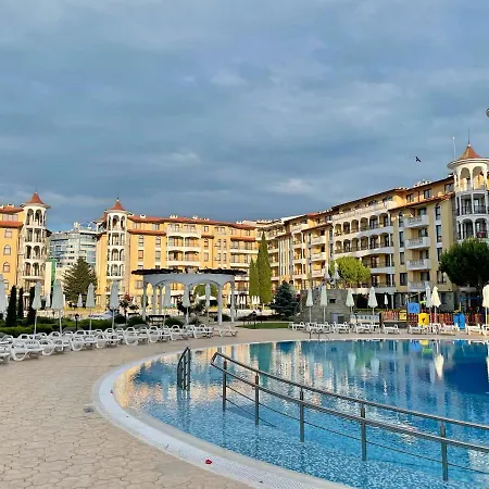 Royal Sun, - 1 Bedroom *